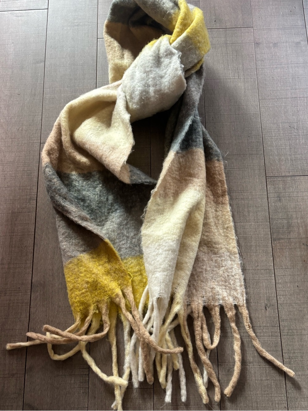 ♠️5/$25♠️Thick Knit Multi-Color Fringe Scarf